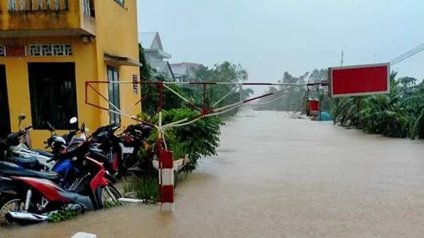 Do mưa lũ, tạm dừng chạy tàu hỏa tuyến Hà Nội - Đông Hà