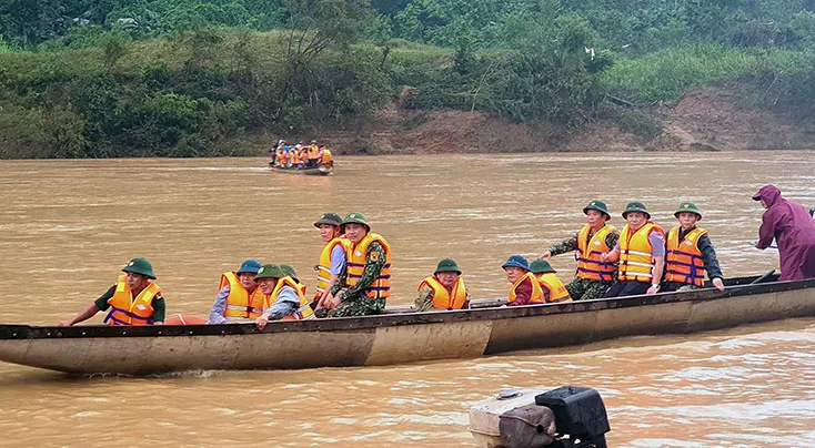 Cấp bách ứng phó mưa lũ