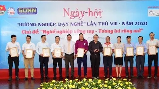 Ngày hội hướng nghiệp “Nghề nghiệp vững tay – Tương lai rộng mở”