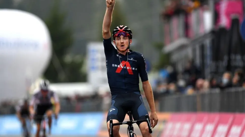 Giro DItalia 2020: Cua-rơ Tao Geoghegan Hart giành chiến thắng chặng 15