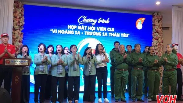 Câu lạc bộ Vì Hoàng Sa – Trường Sa thân yêu: Chăm lo con em chiến sĩ hải quân và ngư dân bám biển