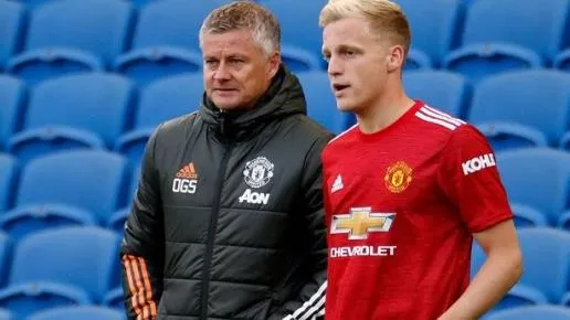 HLV Solskjaer nhắn gửi tân binh Van de Beek