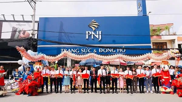 PNJ ra mắt cửa hàng PNJ Next và PNJ Center đầu tiên tại Bình Dương