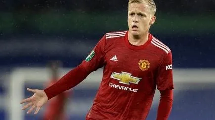 Danny Blind chỉ trích MU vì không trao cơ hội cho Van de Beek