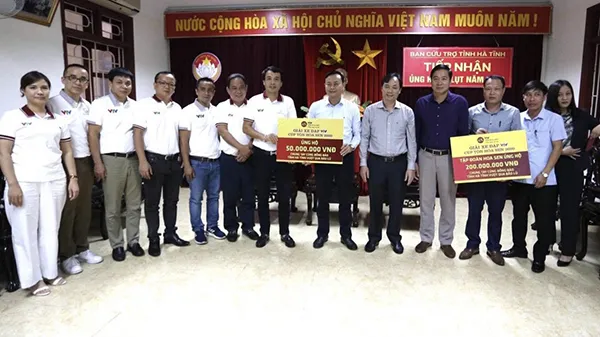 Giải xe đạp VTV Cup 2020 trao tặng gần 1 tỷ đồng cho người dân bị lũ lụt