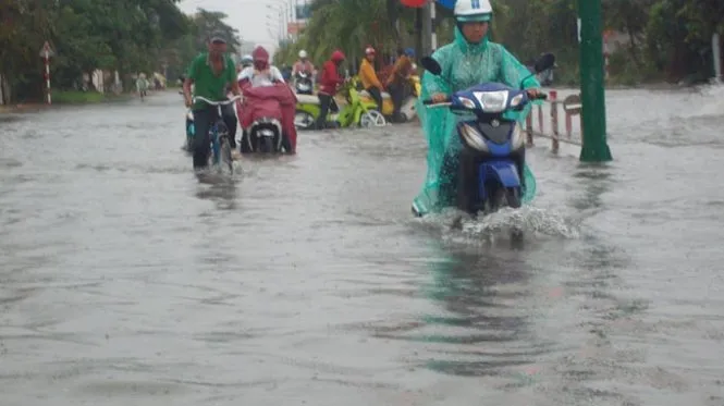 Dự báo thời tiết 3 ngày tới (30/10 - 01/11): Vùng núi phía Bắc chuyển rét, Trung Bộ mưa to