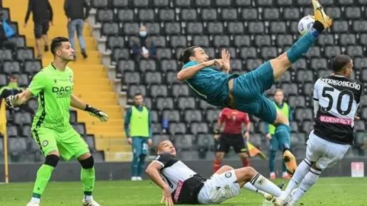 Ibrahimovic lập siêu phẩm giúp AC Milan có thêm 3 điểm