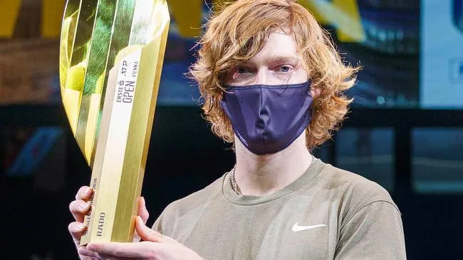 Vienna Open 2020: Đánh bại Lorenzo Sonego, Andrey Rublev lên ngôi vô địch