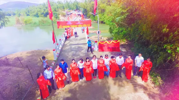 Hơn 2.000 người mừng khánh thành cầu Cửa Tả - Phú Yên