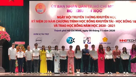 Trên 26 tỷ 600 triệu đồng dành trao học bổng cho sinh viên hiếu học