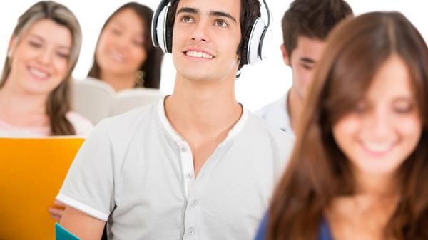 Thi IELTS: Cách ôn luyện kỹ năng nghe tiếng Anh