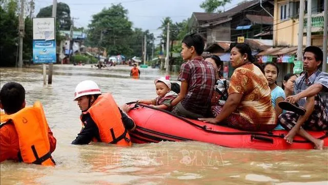 Ứng phó bão số 12, lên phương án sơ tán người dân và tiến hành kiểm soát xả lũ các hồ, đập