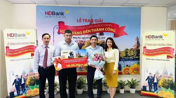 Bay hạng thương gia, nhận voucher mua sắm dành cho khách hàng doanh nghiệp tại HDBank