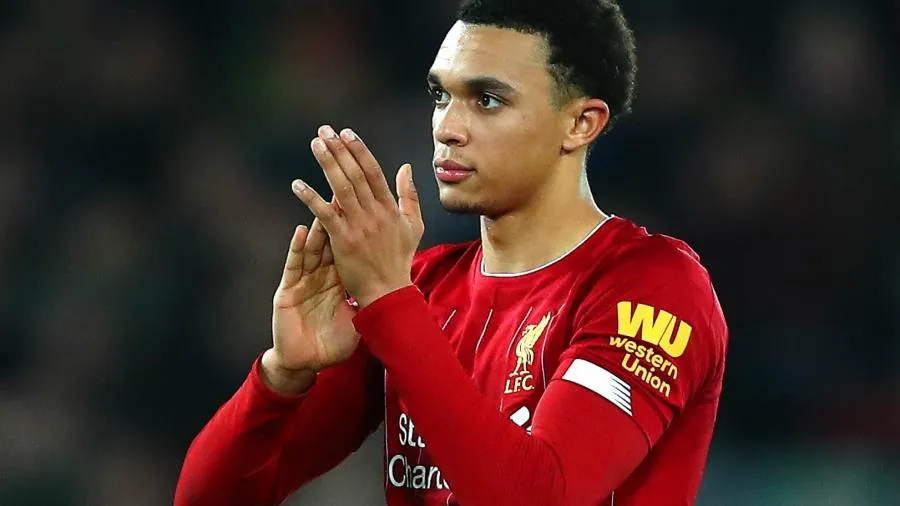 Liverpool ngồi trên đống lửa vì Alexander-Arnold chấn thương