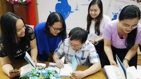 Nhà văn Nguyễn Nhật Ánh “trở lại” Sài Gòn – TPHCM trong tác phẩm mới “Con chim xanh biếc bay về”
