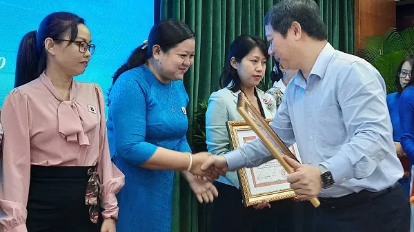 Dành nguồn lực tốt nhất để chăm lo cho trẻ