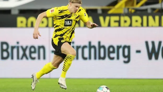 Dortmund không hài lòng khi Haaland phải cách ly