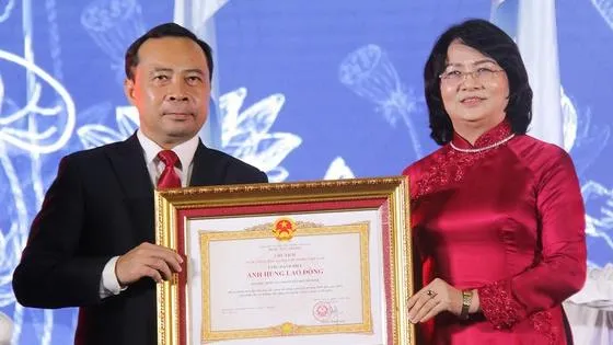 Đại học Quốc gia TPHCM nhận danh hiệu Anh hùng lao động thời kỳ đổi mới