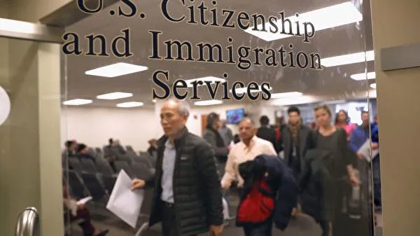Những ai có được thẻ xanh một cách bất hợp pháp sẽ bị từ chối nhập quốc tịch Mỹ