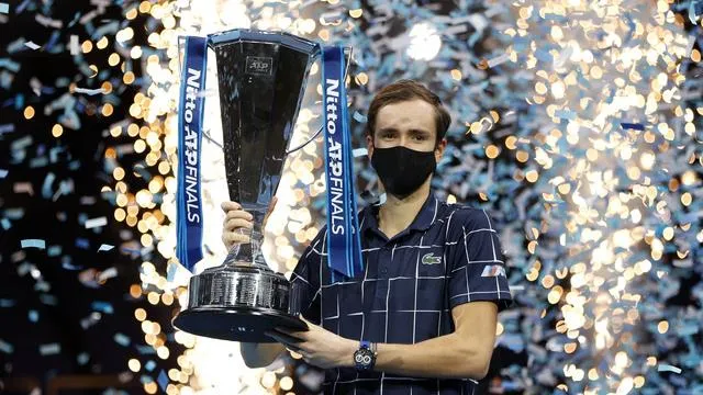 ATP Finals 2020: Thắng ngược Dominic Thiem, Daniil Medvedev lần đầu lên ngôi vô địch