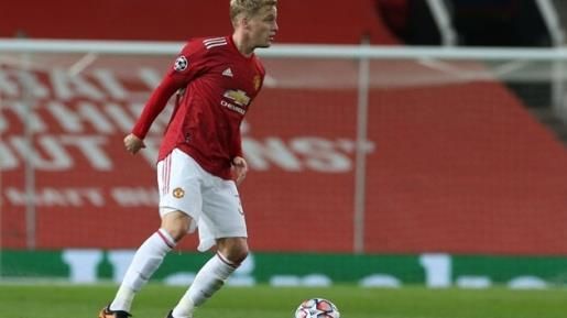 Paul Scholes chỉ ra vị trí tốt nhất của Van de Beek
