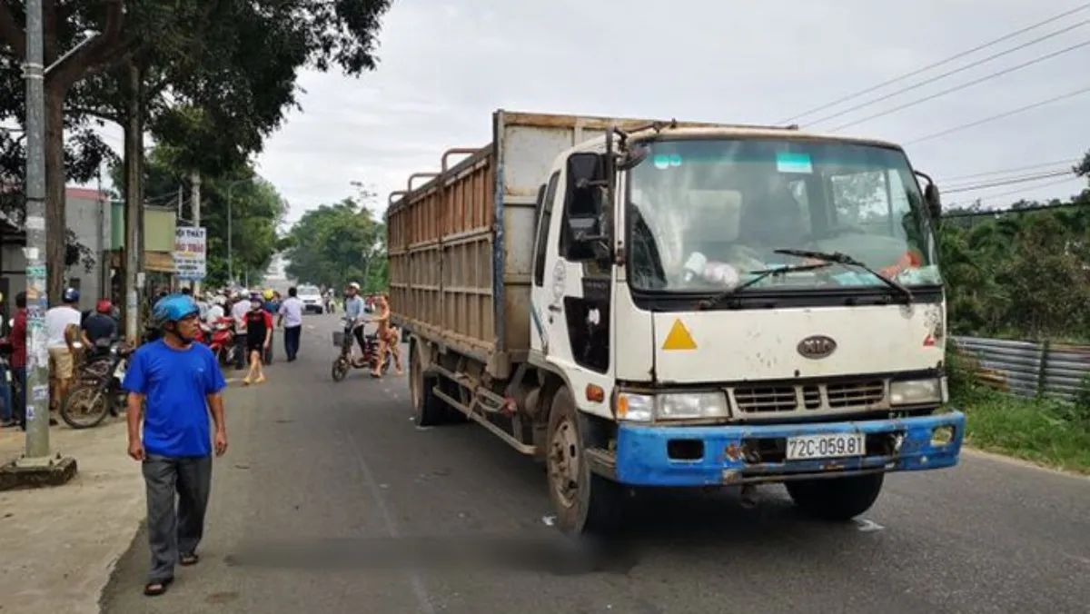 Tin tức tai nạn giao thông hôm nay 26/11/2020: Xe tải tông xe máy, 2 nữ sinh lớp 10 tử vong