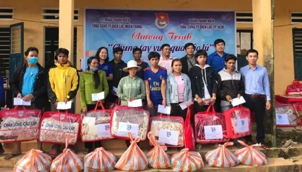 Tháng tri ân khách hàng của ngành Điện thành phố hướng về miền Trung