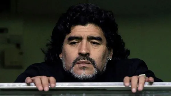 Thế giới bàng hoàng trước tin Diego Maradona qua đời