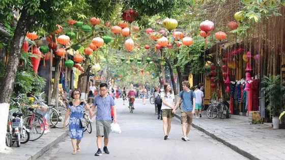 Phó Thủ tướng Vũ Đức Đam: Du lịch Việt Nam không vội vàng đón khách quốc tế