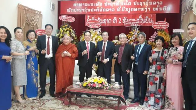 Lãnh đạo TPHCM chúc mừng kỷ niệm 45 năm Quốc khánh Lào