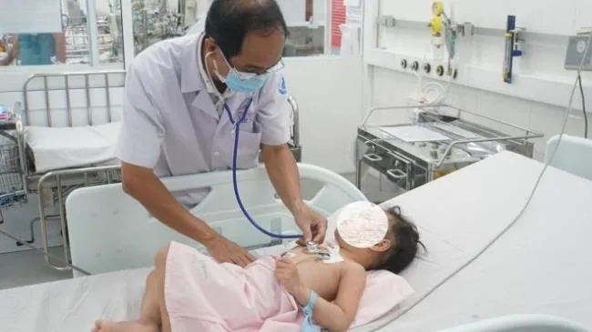 Thành Tựu Y Khoa 2020: Ứng dụng ECMO trong điều trị viêm cơ tim tối cấp ở trẻ em