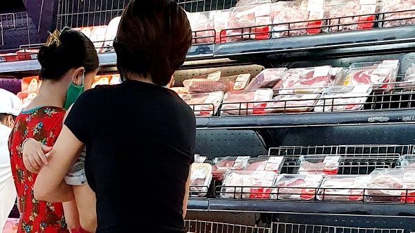 Giá heo hơi hôm nay 3/12/2020: Miền Bắc giảm nhẹ