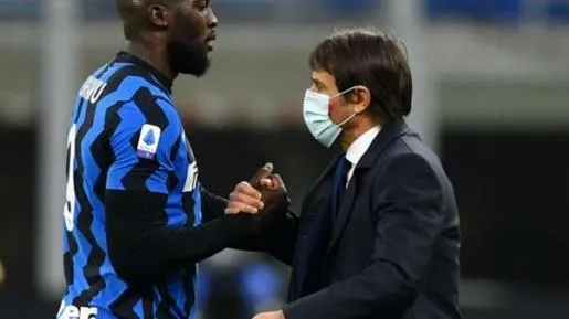 HLV Antonio Conte phát biểu bất ngờ về Lukaku