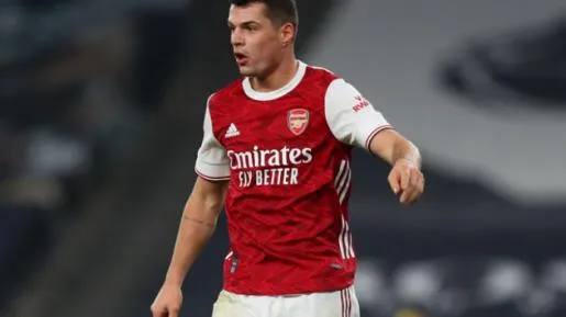 Granit Xhaka bị chỉ trích dữ dội sau trận thua Tottenham