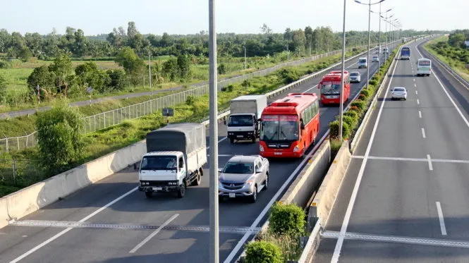 Vì sao đường cao tốc tại đồng bằng sông Cửu Long ít so với vùng khác?
