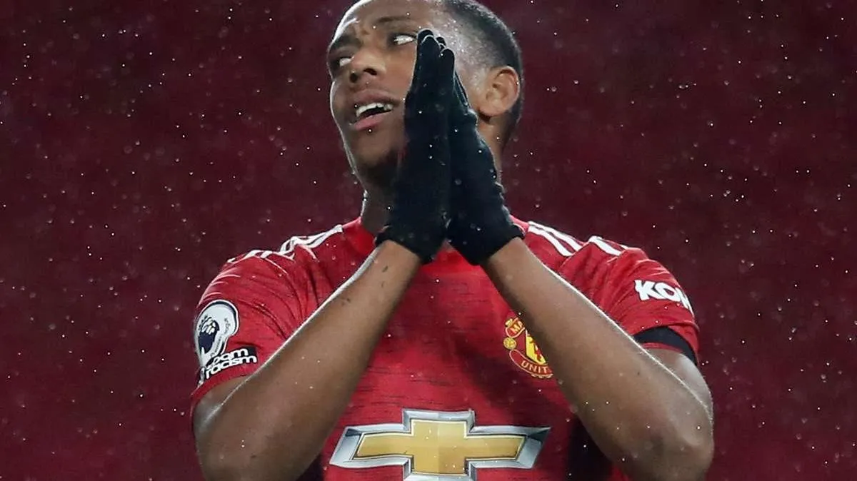 Barca sẵn sàng chiêu mộ Anthony Martial