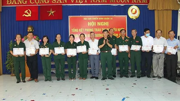 Quận 10: Nhiều cựu chiến binh được tặng danh hiệu “Cựu chiến binh gương mẫu” năm 2020