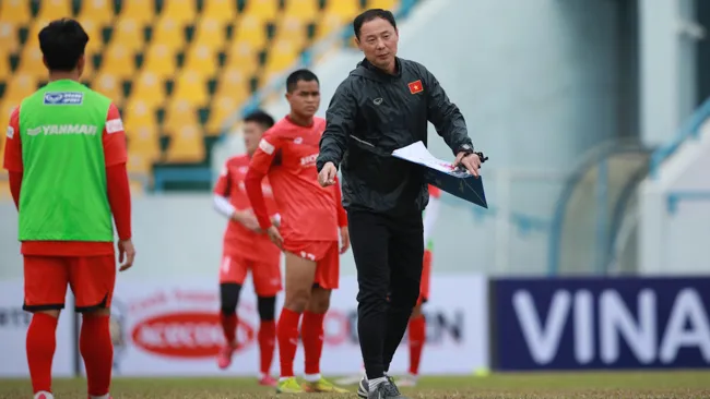 Ông Kim Han Yoon sẽ dẫn dắt U22 Việt Nam đấu giao hữu với ĐTQG?