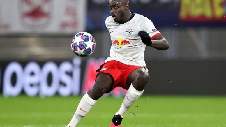 PSG muốn vượt mặt MU vụ Upamecano