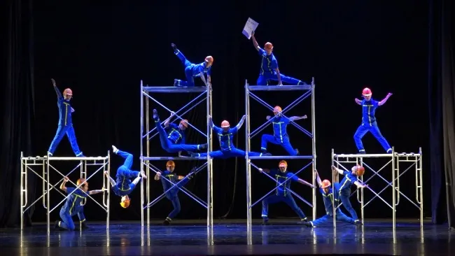 Công diễn tổ khúc múa “Những nét son Thành Phố mang tên Bác”