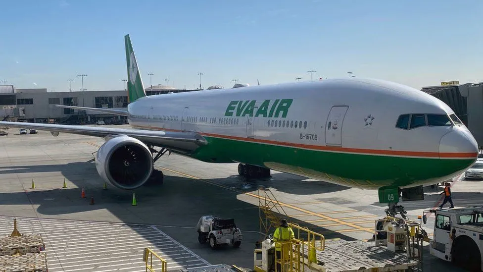 Covid-19: Hãng hàng không EVA Air bị phạt nặng vì phi công không tuân thủ quy định phòng dịch