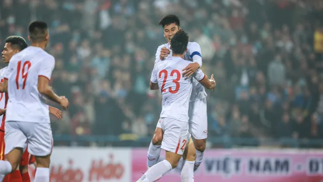 U22 Việt Nam gây bất ngờ khi cầm hòa ĐTQG Việt Nam