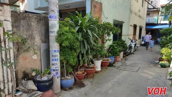 Bức xúc với bức tường vô lý