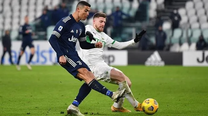 Cristiano Ronaldo cán mốc ấn tượng sau trận thắng Sassuolo