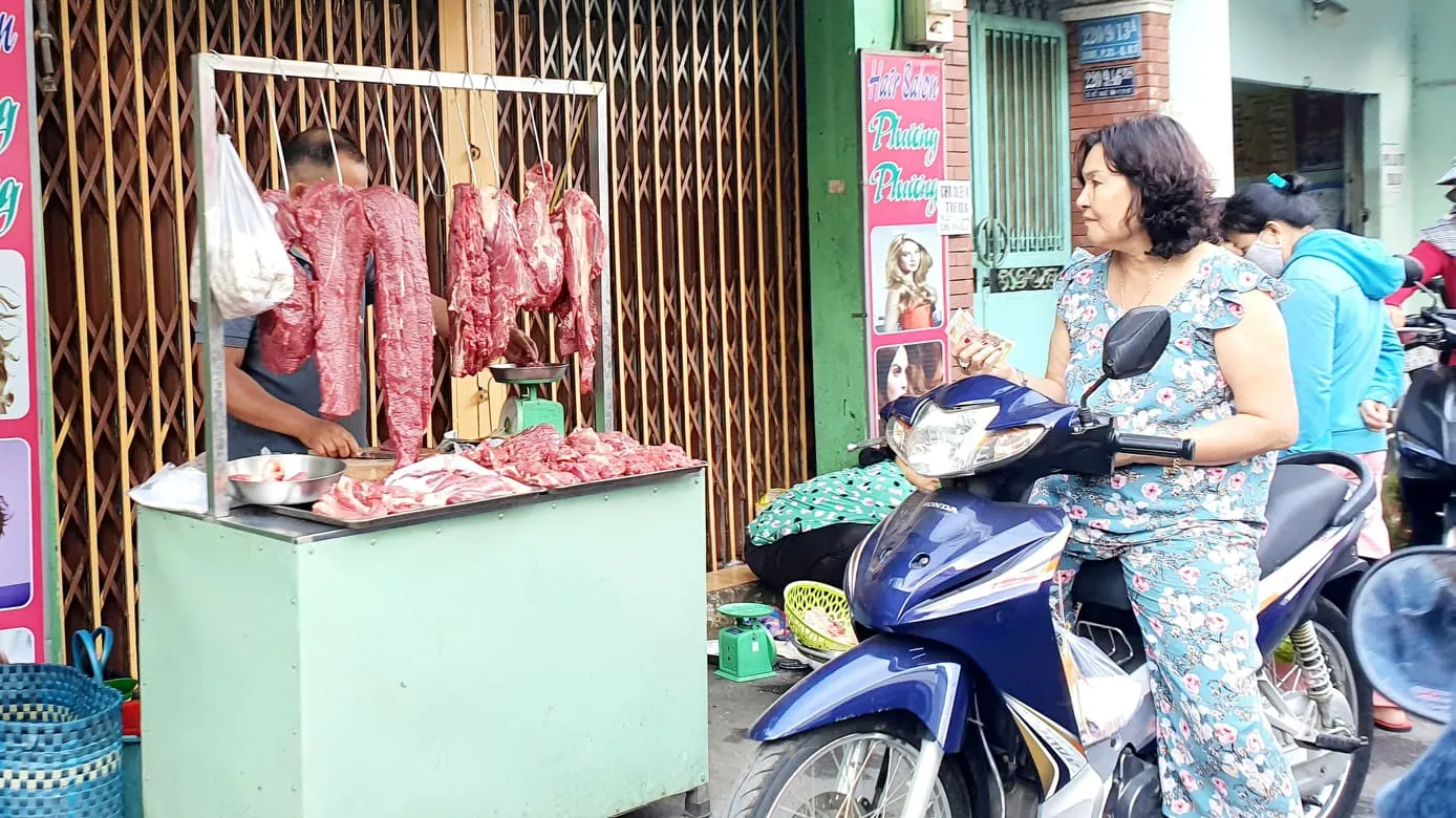 Giá cả thị trường hôm nay 18/1/2021: Thịt bò giá từ 220.000 đồng/ kg