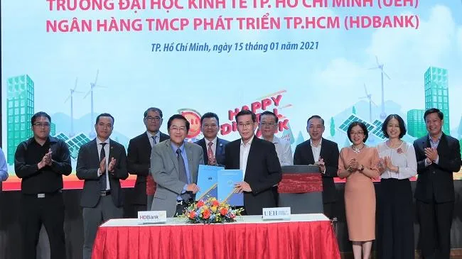 HDBank ký hợp tác chiến lược với các trường đại học