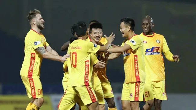 Vượt qua Nam Định, CLB Thanh Hóa thắng trận đầu tiên tại V-League 2021