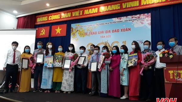 Báo Tuổi Trẻ đạt Giải Nhất bìa báo Xuân Tân sửu 2021
