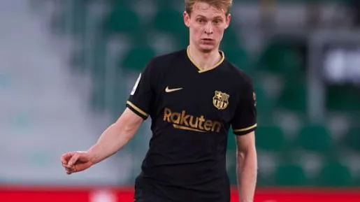 Frenkie de Jong tiến bộ rõ rệt ở Barca