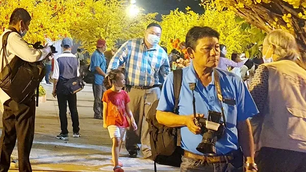 Đìu hiu nghề chụp ảnh dạo tại TPHCM: 100 người may ra có 1 người thuê !